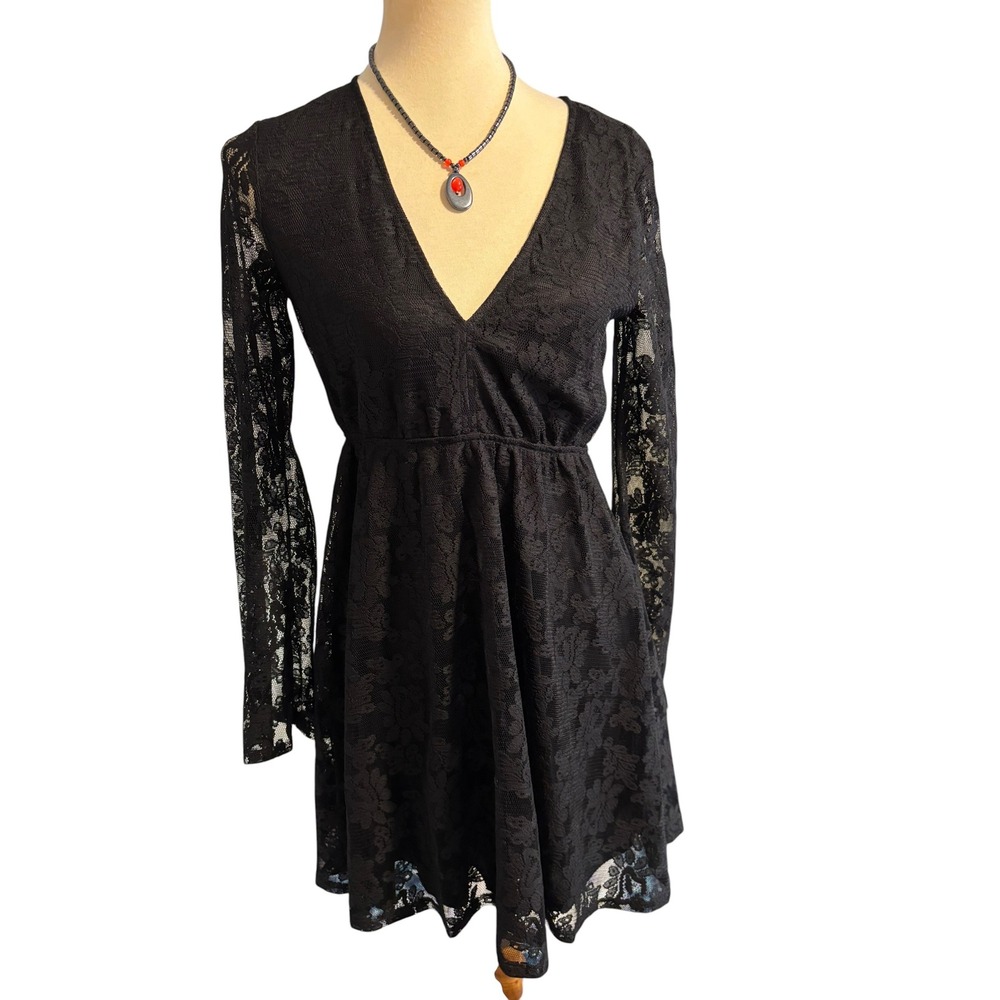 Black Lace Lined V‎ Neck Dress. Witchy Gothcore. SZ Small Petite. Dark Fairy.